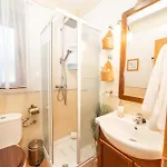 La Casita De La Aduana * Candeleda